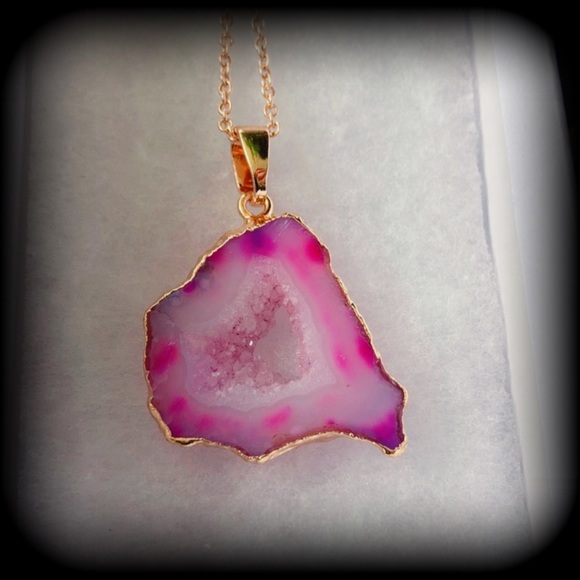 SALE‼️ GENUINE SEMIPRECIOUS STONE NECKLACE - Picture 2 of 3